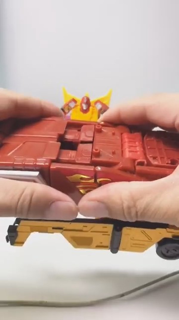 Power Of The Primes Rodimus Prime First In Hand Look At The Last Figure From Wave 1 18 (18 of 28)